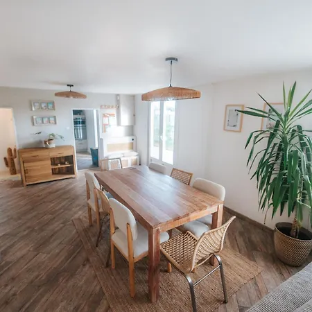 Hemmes Kiteland House